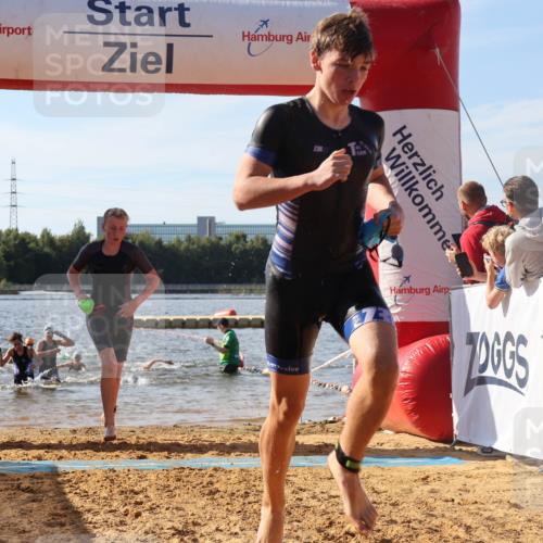 07.09.2025 - 19. Norderstedt Triathlon Luisa Fischer http://msf.ph/oto/8744115 07.09.2025 10:23:02 Schwimmen 58, 93, 118, 638, 669 meine-sportfotos.de