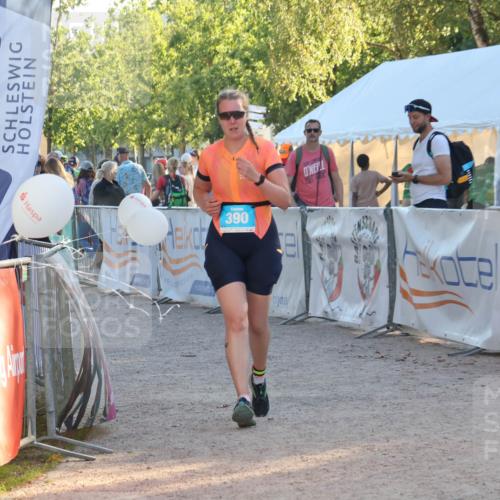 07.09.2025 - 19. Norderstedt Triathlon Luisa Fischer http://msf.ph/oto/8744129 07.09.2025 17:12:05 Ziel 390 meine-sportfotos.de