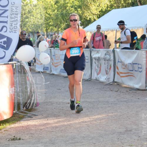 07.09.2025 - 19. Norderstedt Triathlon Luisa Fischer http://msf.ph/oto/8744135 07.09.2025 17:12:05 Ziel 390 meine-sportfotos.de