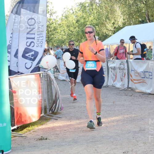 07.09.2025 - 19. Norderstedt Triathlon Luisa Fischer http://msf.ph/oto/8744152 07.09.2025 17:12:07 Ziel 390, 1413 meine-sportfotos.de