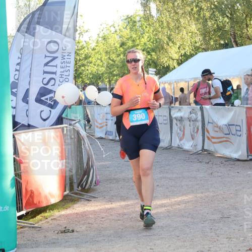 07.09.2025 - 19. Norderstedt Triathlon Luisa Fischer http://msf.ph/oto/8744157 07.09.2025 17:12:07 Ziel 390, 1413 meine-sportfotos.de