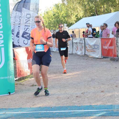 07.09.2025 - 19. Norderstedt Triathlon Luisa Fischer http://msf.ph/oto/8744172 07.09.2025 17:12:08 Ziel 390, 1413 meine-sportfotos.de