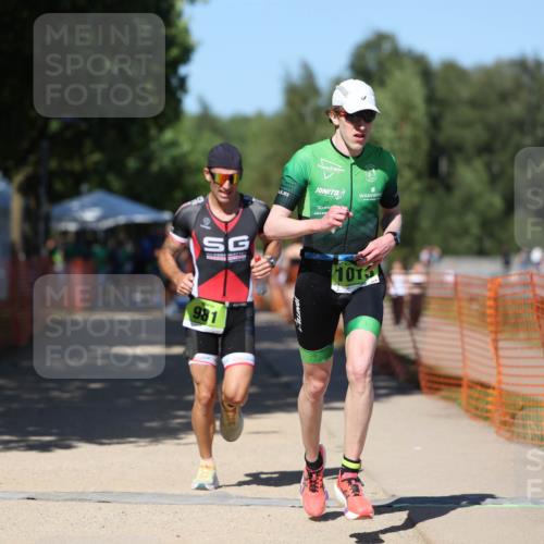07.09.2025 - 19. Norderstedt Triathlon Michael Strokosch http://msf.ph/oto/8744180 07.09.2025 14:44:02 Laufen 981, 1013, 1027 meine-sportfotos.de