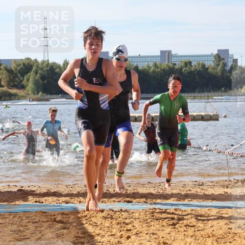 07.09.2025 - 19. Norderstedt Triathlon Luisa Fischer http://msf.ph/oto/8744208 07.09.2025 10:23:09 Schwimmen 58, 64, 93, 96, 119, 133, 669, 682, 685 meine-sportfotos.de