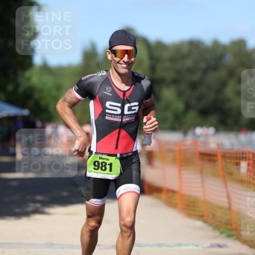 07.09.2025 - 19. Norderstedt Triathlon Michael Strokosch http://msf.ph/oto/8744217 07.09.2025 14:44:03 Laufen 981, 1013, 1027 meine-sportfotos.de