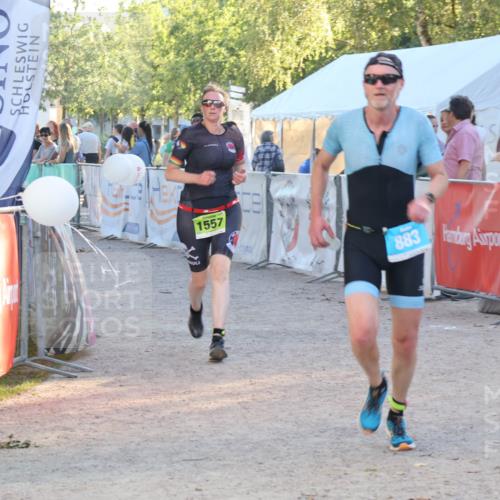 07.09.2025 - 19. Norderstedt Triathlon Luisa Fischer http://msf.ph/oto/8744252 07.09.2025 17:12:40 Ziel 883, 1557 meine-sportfotos.de