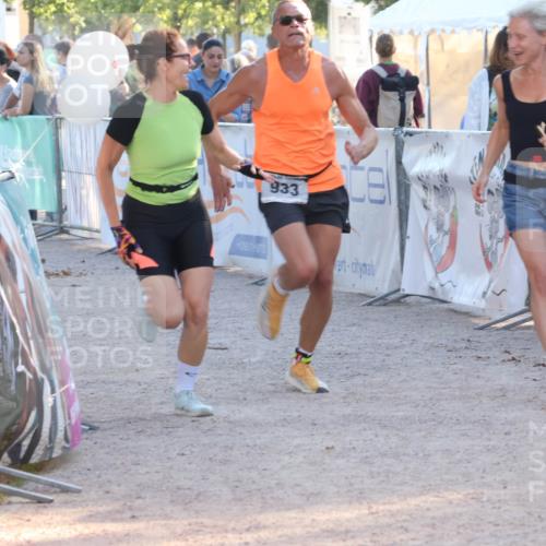 07.09.2025 - 19. Norderstedt Triathlon Luisa Fischer http://msf.ph/oto/8744300 07.09.2025 17:12:47 Ziel 883, 933, 1557 meine-sportfotos.de