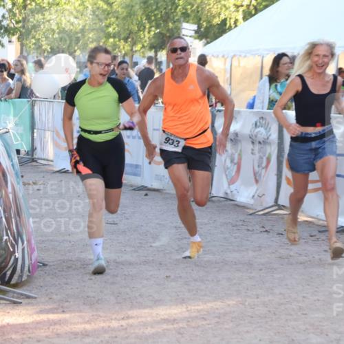 07.09.2025 - 19. Norderstedt Triathlon Luisa Fischer http://msf.ph/oto/8744304 07.09.2025 17:12:47 Ziel 883, 933, 1557 meine-sportfotos.de