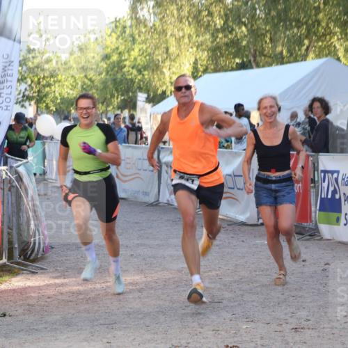 07.09.2025 - 19. Norderstedt Triathlon Luisa Fischer http://msf.ph/oto/8744315 07.09.2025 17:12:48 Ziel 883, 933, 1557 meine-sportfotos.de