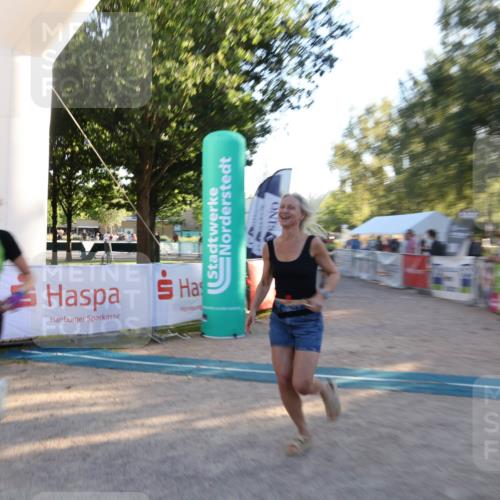 07.09.2025 - 19. Norderstedt Triathlon Luisa Fischer http://msf.ph/oto/8744348 07.09.2025 17:12:50 Ziel 933 meine-sportfotos.de