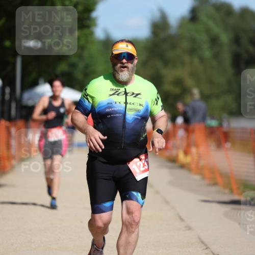 07.09.2025 - 19. Norderstedt Triathlon Michael Strokosch http://msf.ph/oto/8744357 07.09.2025 12:34:16 Laufen 1237, 1333, 1368 meine-sportfotos.de