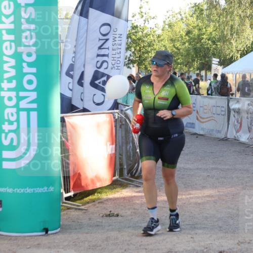 07.09.2025 - 19. Norderstedt Triathlon Luisa Fischer http://msf.ph/oto/8744366 07.09.2025 17:12:54 Ziel 454, 933 meine-sportfotos.de