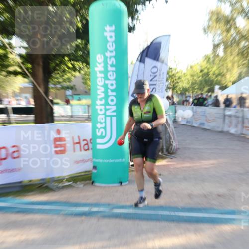 07.09.2025 - 19. Norderstedt Triathlon Luisa Fischer http://msf.ph/oto/8744378 07.09.2025 17:12:56 Ziel 454, 933 meine-sportfotos.de