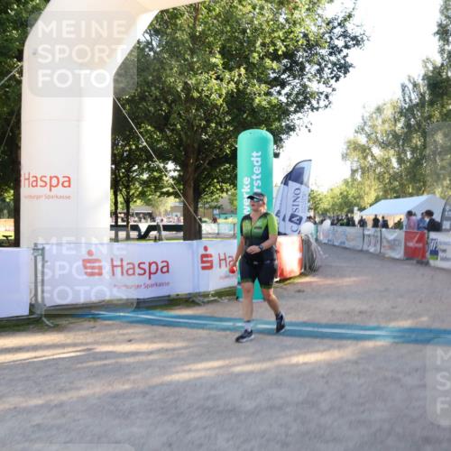 07.09.2025 - 19. Norderstedt Triathlon Luisa Fischer http://msf.ph/oto/8744388 07.09.2025 17:12:56 Ziel 454, 933 meine-sportfotos.de