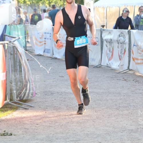 07.09.2025 - 19. Norderstedt Triathlon Luisa Fischer http://msf.ph/oto/8744399 07.09.2025 17:13:28 Ziel 889 meine-sportfotos.de