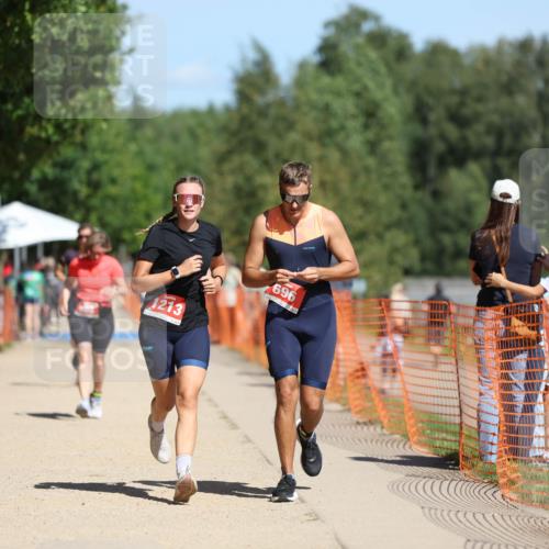 07.09.2025 - 19. Norderstedt Triathlon Michael Strokosch http://msf.ph/oto/8744511 07.09.2025 12:34:27 Laufen 696, 803, 1213, 1233 meine-sportfotos.de