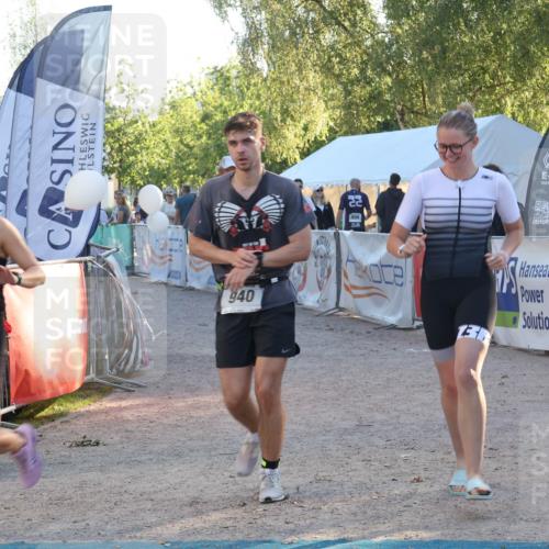 07.09.2025 - 19. Norderstedt Triathlon Luisa Fischer http://msf.ph/oto/8744527 07.09.2025 17:14:21 Ziel 940, 1435 meine-sportfotos.de