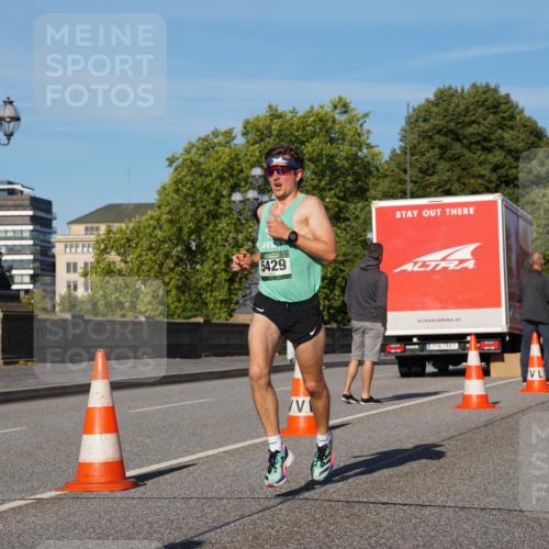 07.09.2025 - BARMER Alsterlauf Yannick Fuchs http://msf.ph/oto/8744560 07.09.2025 09:30:01 Laufen 5429, 6068 meine-sportfotos.de