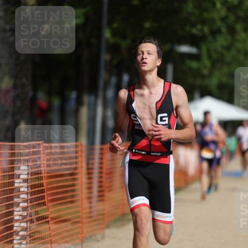 07.09.2025 - 19. Norderstedt Triathlon Michael Strokosch http://msf.ph/oto/8744598 07.09.2025 11:57:47 Laufen 300, 1179, 1186 meine-sportfotos.de