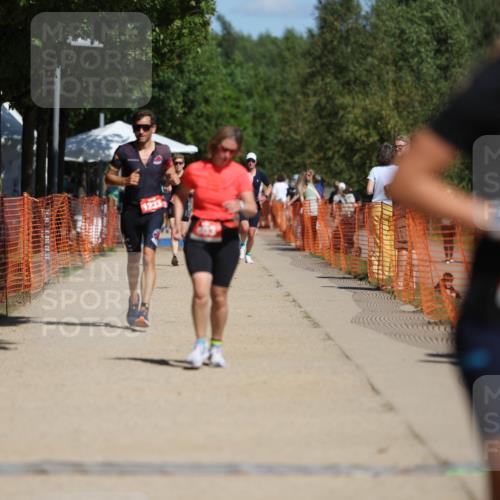 07.09.2025 - 19. Norderstedt Triathlon Michael Strokosch http://msf.ph/oto/8744599 07.09.2025 12:34:31 Laufen 696, 803, 1213, 1233 meine-sportfotos.de