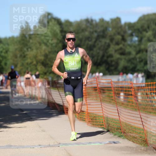 07.09.2025 - 19. Norderstedt Triathlon Michael Strokosch http://msf.ph/oto/8744602 07.09.2025 14:45:09 Laufen 996 meine-sportfotos.de