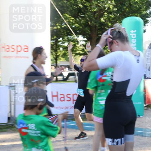 07.09.2025 - 19. Norderstedt Triathlon Luisa Fischer http://msf.ph/oto/8744611 07.09.2025 17:14:27 Ziel 940, 1435, 1472 meine-sportfotos.de