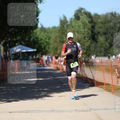 07.09.2025 - 19. Norderstedt Triathlon Michael Strokosch http://msf.ph/oto/8744663 07.09.2025 14:45:17 Laufen 971 meine-sportfotos.de