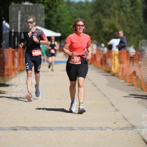 07.09.2025 - 19. Norderstedt Triathlon Michael Strokosch http://msf.ph/oto/8744681 07.09.2025 12:34:32 Laufen 696, 803, 1213, 1233 meine-sportfotos.de