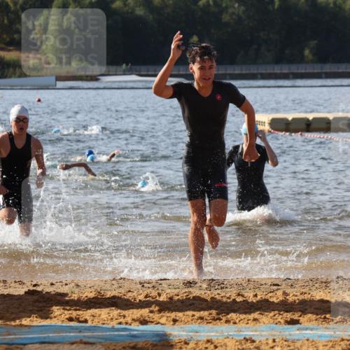 07.09.2025 - 19. Norderstedt Triathlon Luisa Fischer http://msf.ph/oto/8744689 07.09.2025 10:23:27 Schwimmen 74, 125, 637, 651, 668, 689 meine-sportfotos.de