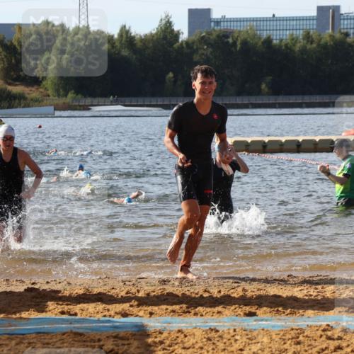 07.09.2025 - 19. Norderstedt Triathlon Luisa Fischer http://msf.ph/oto/8744698 07.09.2025 10:23:27 Schwimmen 74, 125, 637, 651, 668, 689 meine-sportfotos.de