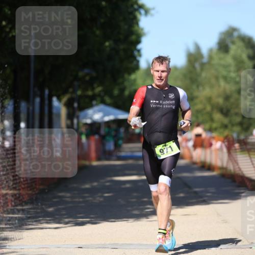 07.09.2025 - 19. Norderstedt Triathlon Michael Strokosch http://msf.ph/oto/8744724 07.09.2025 14:45:18 Laufen 971 meine-sportfotos.de