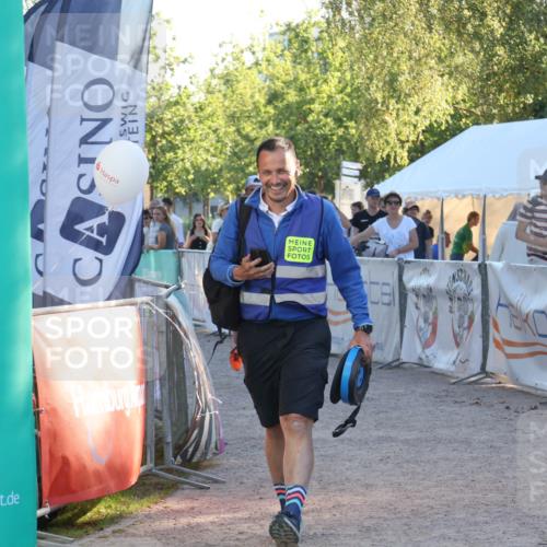 07.09.2025 - 19. Norderstedt Triathlon Luisa Fischer http://msf.ph/oto/8744725 07.09.2025 17:15:20 Ziel  meine-sportfotos.de