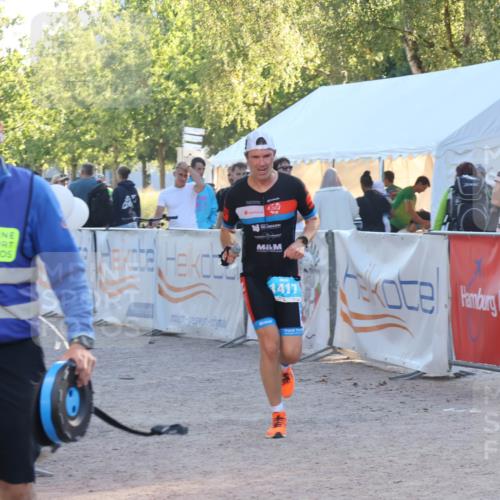 07.09.2025 - 19. Norderstedt Triathlon Luisa Fischer http://msf.ph/oto/8744740 07.09.2025 17:15:22 Ziel 1417 meine-sportfotos.de