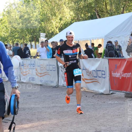 07.09.2025 - 19. Norderstedt Triathlon Luisa Fischer http://msf.ph/oto/8744747 07.09.2025 17:15:22 Ziel 1417 meine-sportfotos.de