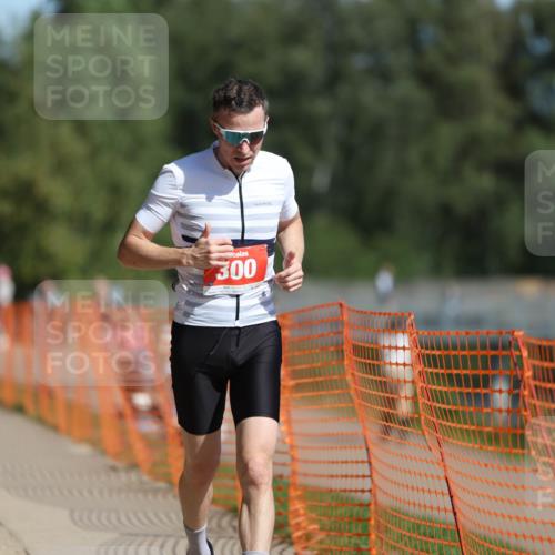 07.09.2025 - 19. Norderstedt Triathlon Michael Strokosch http://msf.ph/oto/8744761 07.09.2025 11:57:52 Laufen 300, 1179, 1186, 1211 meine-sportfotos.de