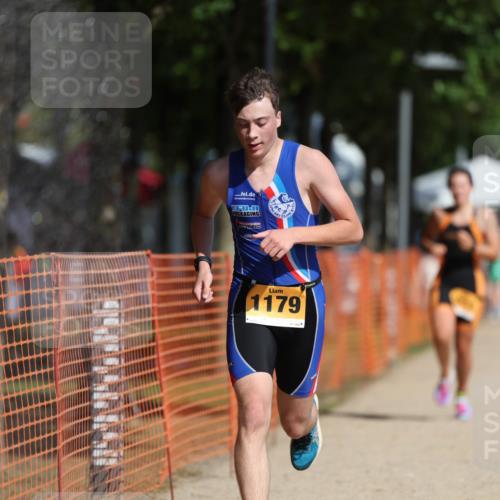 07.09.2025 - 19. Norderstedt Triathlon Michael Strokosch http://msf.ph/oto/8744784 07.09.2025 11:57:53 Laufen 300, 1179, 1211 meine-sportfotos.de