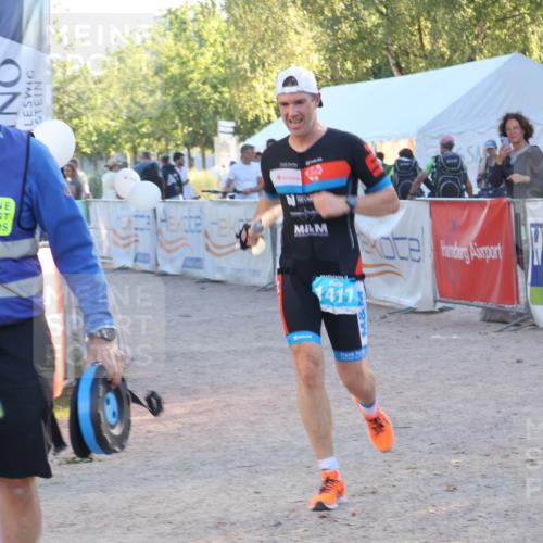 07.09.2025 - 19. Norderstedt Triathlon Luisa Fischer http://msf.ph/oto/8744785 07.09.2025 17:15:24 Ziel 1417 meine-sportfotos.de