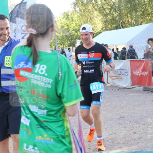 07.09.2025 - 19. Norderstedt Triathlon Luisa Fischer http://msf.ph/oto/8744790 07.09.2025 17:15:25 Ziel 1417 meine-sportfotos.de