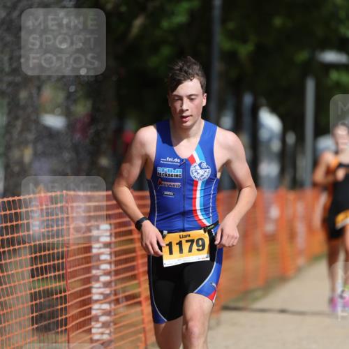 07.09.2025 - 19. Norderstedt Triathlon Michael Strokosch http://msf.ph/oto/8744803 07.09.2025 11:57:53 Laufen 300, 1179, 1211 meine-sportfotos.de