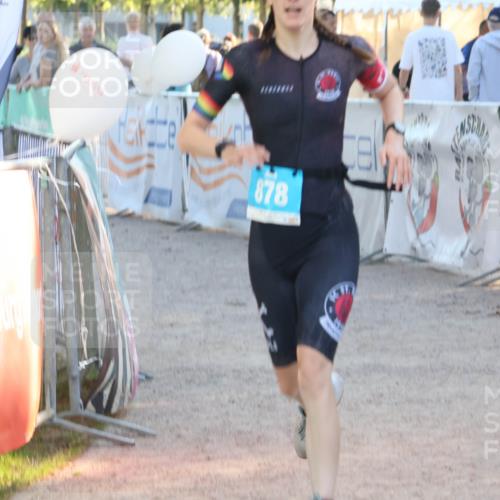 07.09.2025 - 19. Norderstedt Triathlon Luisa Fischer http://msf.ph/oto/8744824 07.09.2025 17:15:49 Ziel 878 meine-sportfotos.de
