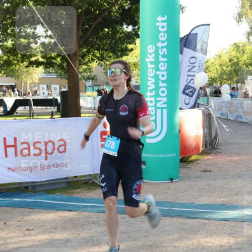 07.09.2025 - 19. Norderstedt Triathlon Luisa Fischer http://msf.ph/oto/8744849 07.09.2025 17:15:51 Ziel 878 meine-sportfotos.de