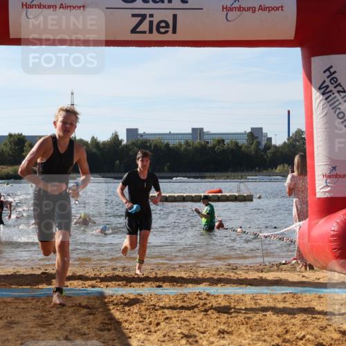 07.09.2025 - 19. Norderstedt Triathlon Luisa Fischer http://msf.ph/oto/8744860 07.09.2025 10:23:31 Schwimmen 74, 76, 637, 651, 668, 678, 689 meine-sportfotos.de
