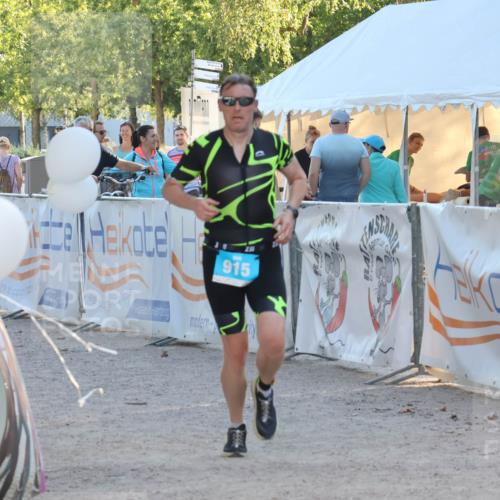 07.09.2025 - 19. Norderstedt Triathlon Luisa Fischer http://msf.ph/oto/8744874 07.09.2025 17:15:55 Ziel 878, 915 meine-sportfotos.de