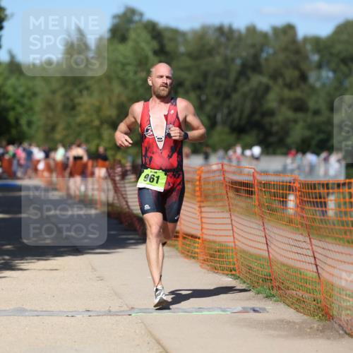 07.09.2025 - 19. Norderstedt Triathlon Michael Strokosch http://msf.ph/oto/8744894 07.09.2025 14:45:50 Laufen 961 meine-sportfotos.de