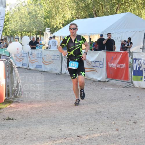 07.09.2025 - 19. Norderstedt Triathlon Luisa Fischer http://msf.ph/oto/8744900 07.09.2025 17:15:56 Ziel 878, 915 meine-sportfotos.de
