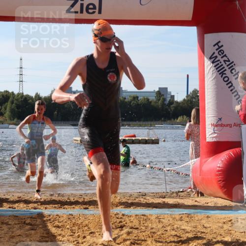07.09.2025 - 19. Norderstedt Triathlon Luisa Fischer http://msf.ph/oto/8744905 07.09.2025 10:23:36 Schwimmen 57, 76, 107, 637, 651, 661, 678, 689 meine-sportfotos.de