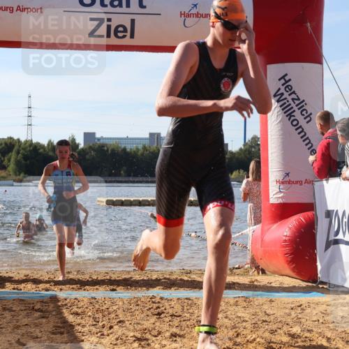 07.09.2025 - 19. Norderstedt Triathlon Luisa Fischer http://msf.ph/oto/8744911 07.09.2025 10:23:36 Schwimmen 57, 76, 107, 637, 651, 661, 678, 689 meine-sportfotos.de