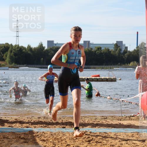 07.09.2025 - 19. Norderstedt Triathlon Luisa Fischer http://msf.ph/oto/8744919 07.09.2025 10:23:37 Schwimmen 57, 76, 107, 637, 651, 661, 678, 689 meine-sportfotos.de