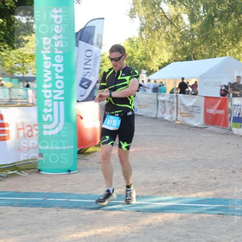 07.09.2025 - 19. Norderstedt Triathlon Luisa Fischer http://msf.ph/oto/8744921 07.09.2025 17:15:58 Ziel 915 meine-sportfotos.de