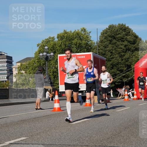 07.09.2025 - BARMER Alsterlauf Yannick Fuchs http://msf.ph/oto/8744923 07.09.2025 09:30:22 Laufen 6128, 1, 517, 3271, 8221 meine-sportfotos.de